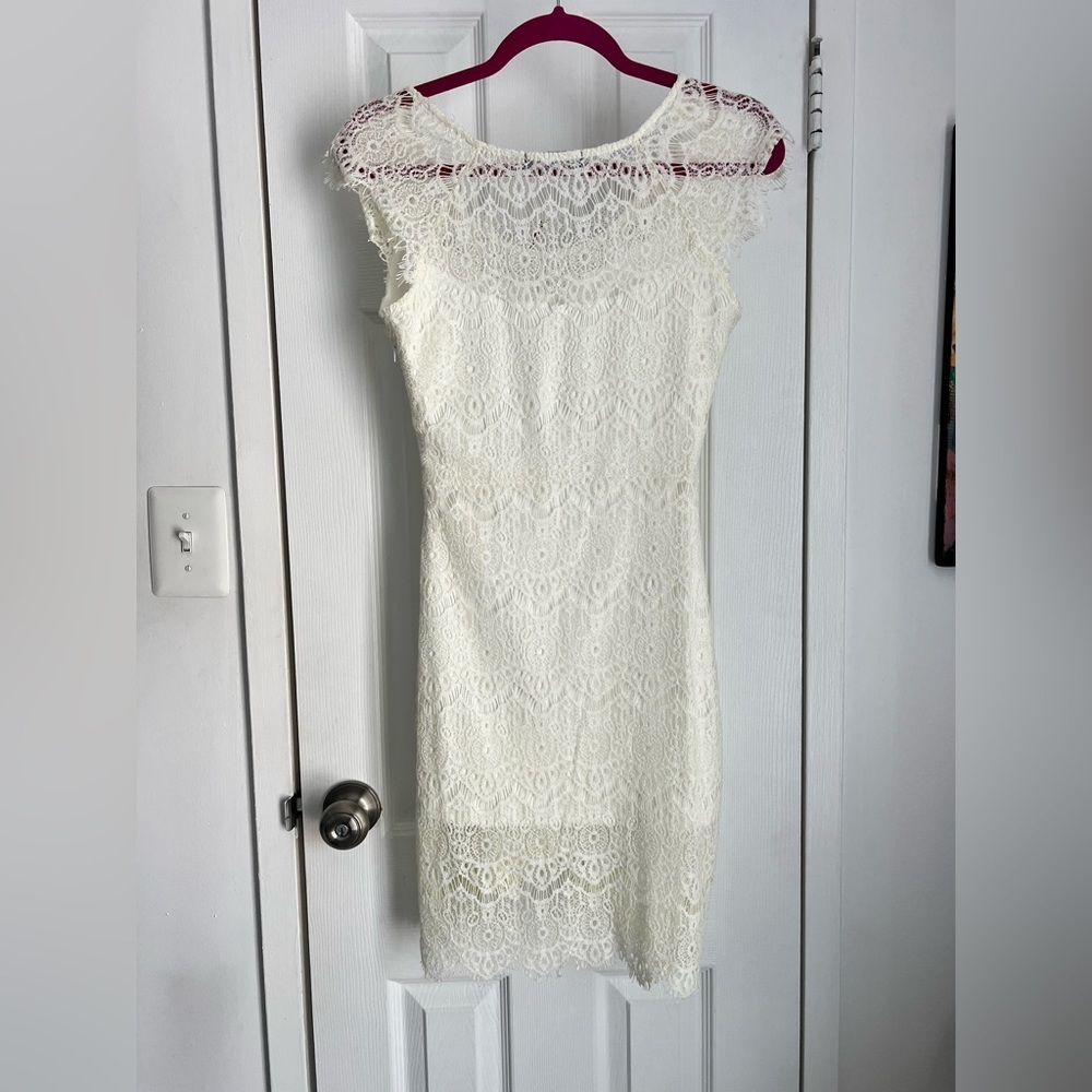Cream Ivory Lace Fitted Mini Dress Sleeveless Size Small NWOT